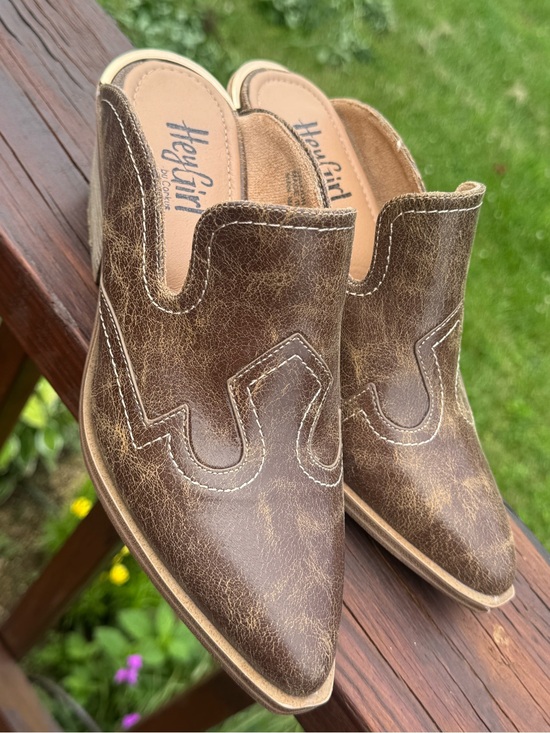 Hey Girl Shoes - HeyGirl by Corkys Tan Crackle Saloon Mule size 7